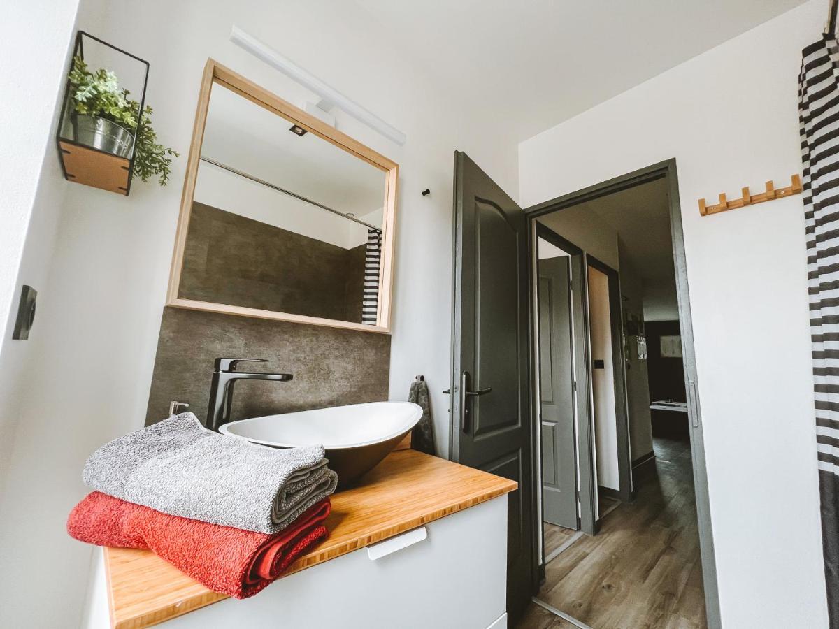 Le Dromardechois - Gite Meuble 6 Personnes Tournon Sur Rhone - Ecolodgite Exterior photo